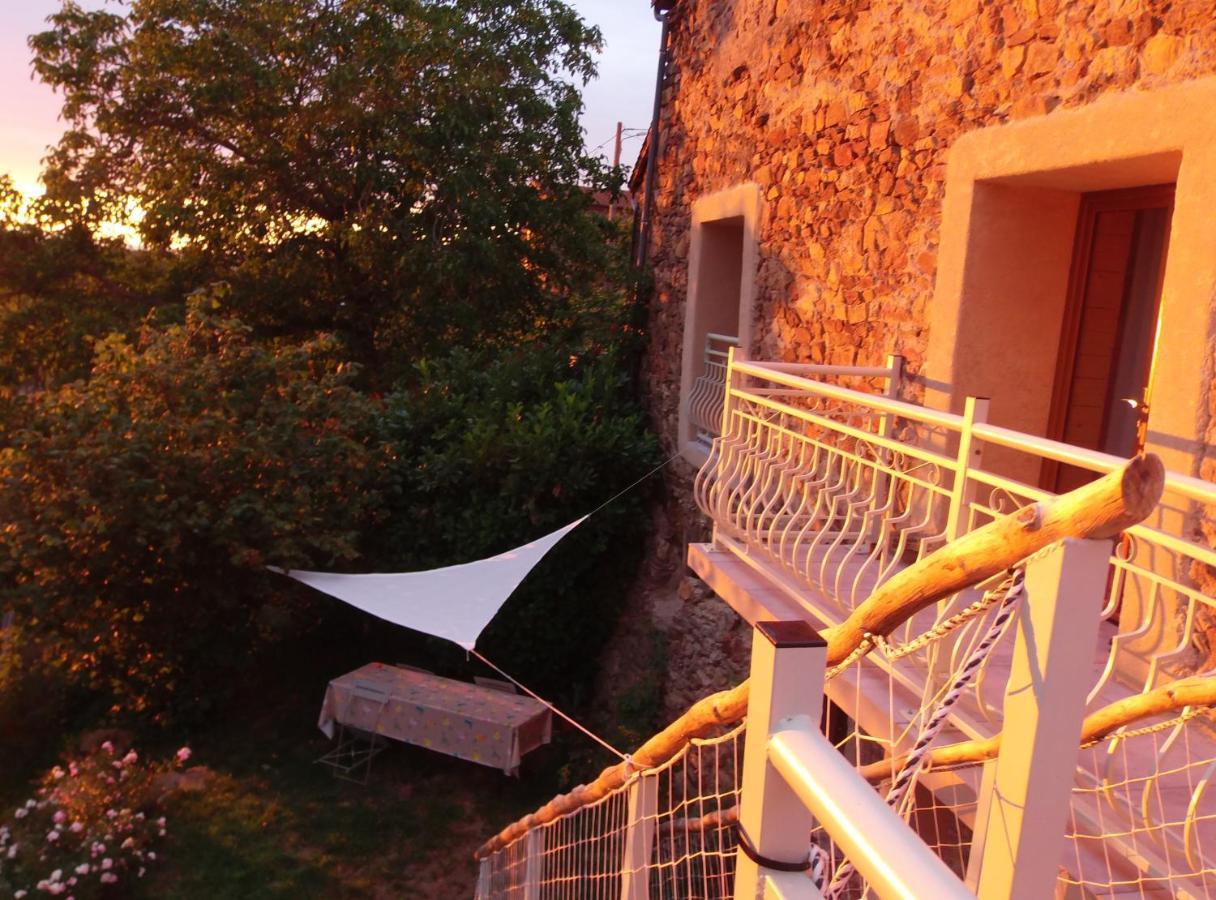 Le Vallon D'Armandine, Gite Ecologique Auvergne Saint-Hilaire  Exterior foto